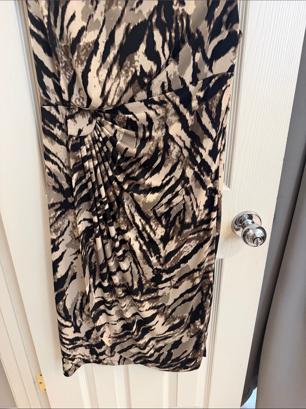 connected apparel Black and Beige Abstract-Print Midi Dress with Front Twist - Picture 4 of 12
